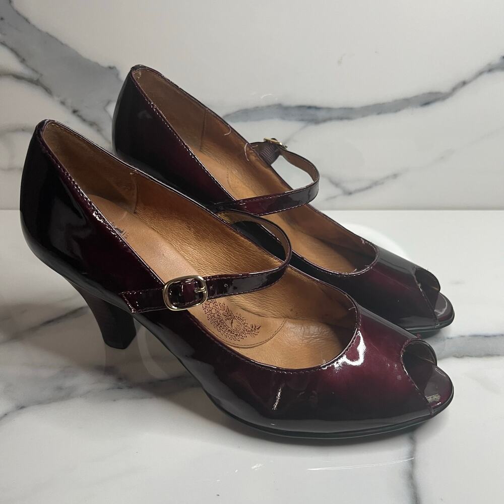 Sofft Women's Burgundy Patent Leather Peep Toe Octavia Mary Jane Pumps Sz 9.5